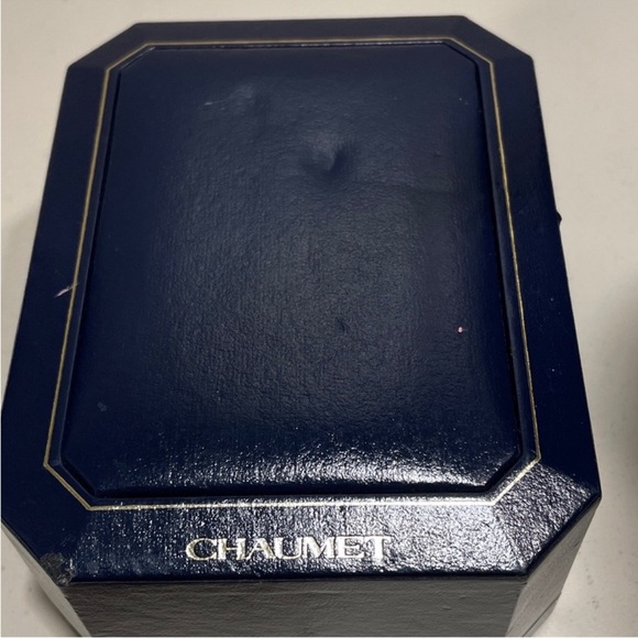 Beyond Stunning 18k solid gold The Who Watch Band Covered in diamonds - Picture 8 of 9